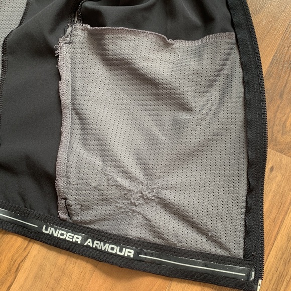 Mens Under Armour running jacket - Picture 9 of 9